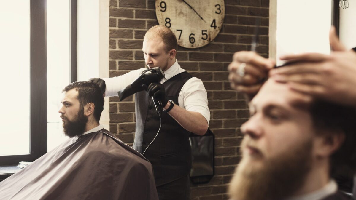 Mittelscheitel beim Mann