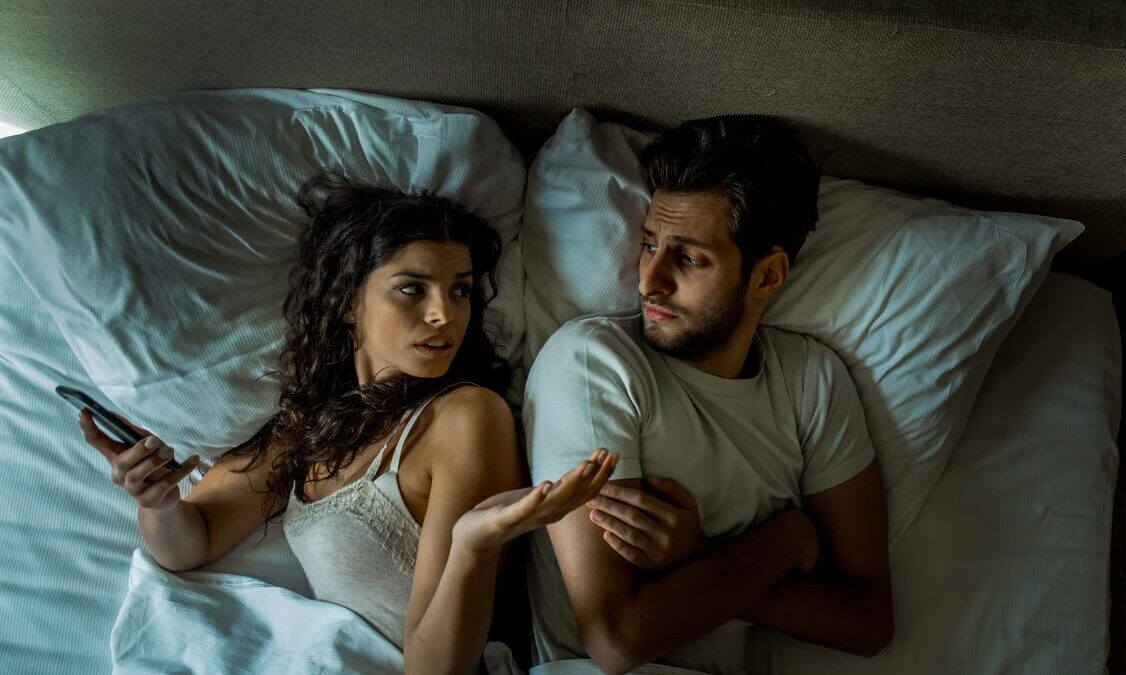 Typisches Verhalten nach Fremdgehen: Wie sich Untreue auf den Partner auswirkt