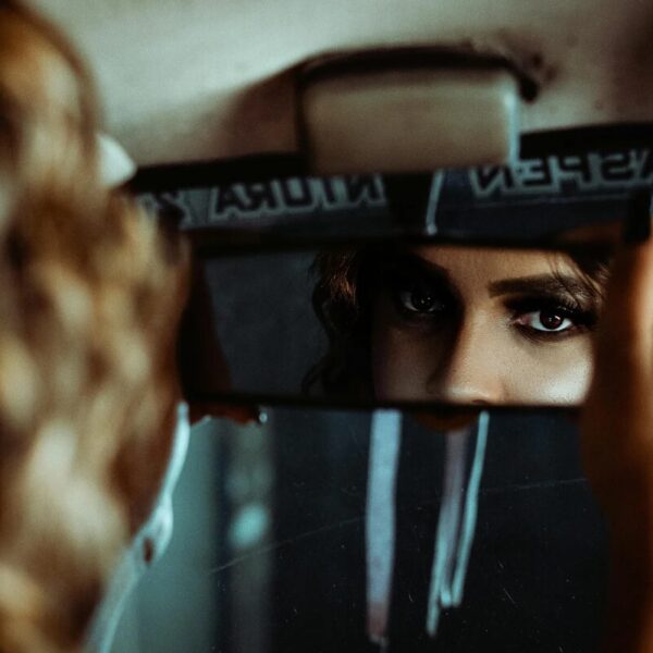 Nicht in die Augen schauen können wegen verliebt sein