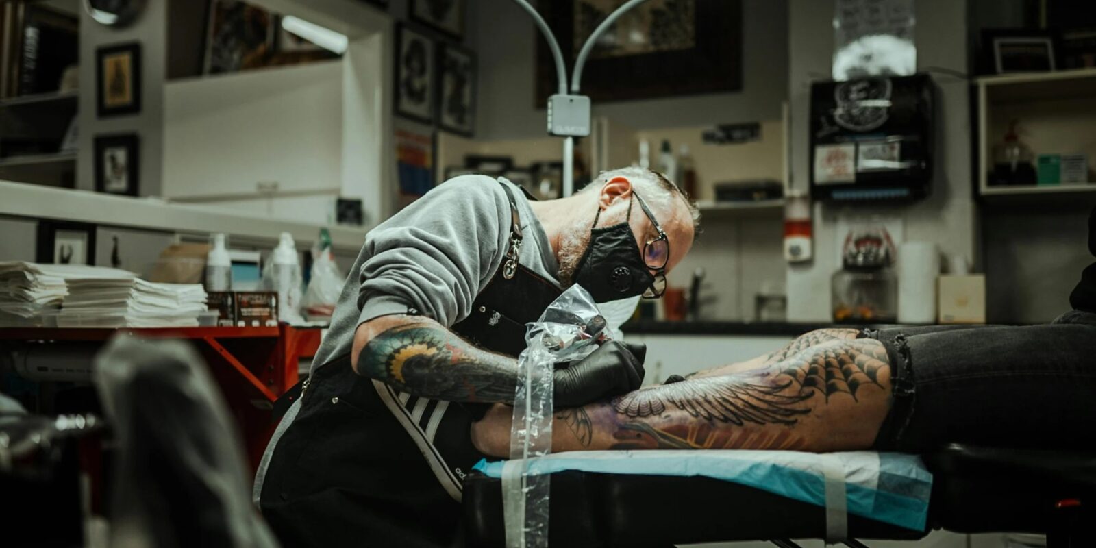 Tattoo wo tut es am wenigsten weh? Schmerzhafte Körperstellen bei Tätowierung