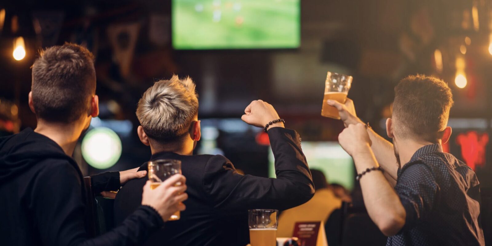 Männer-Rituale beim Sportschauen