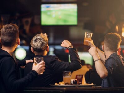Männer-Rituale beim Sportschauen